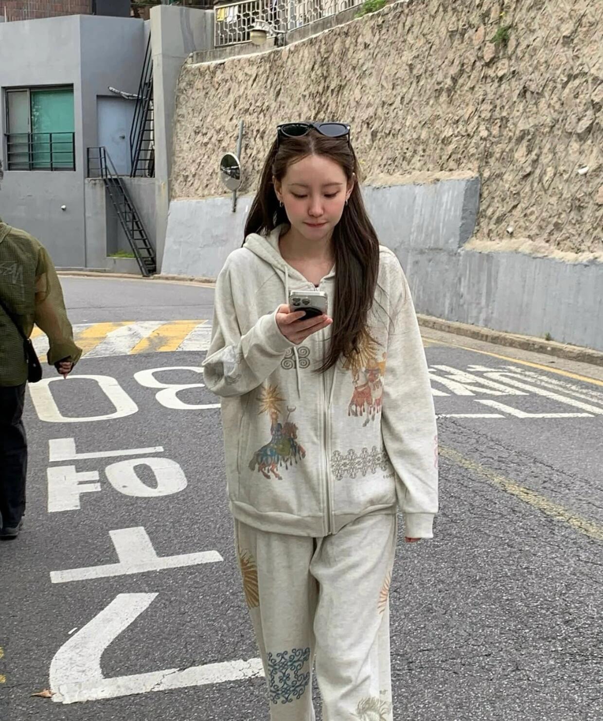 เจนนี่ คอลลาเบอเรท แบรนด์สตรีท - Streetwear Brand Collaborations บทวิจารณ์และราคา